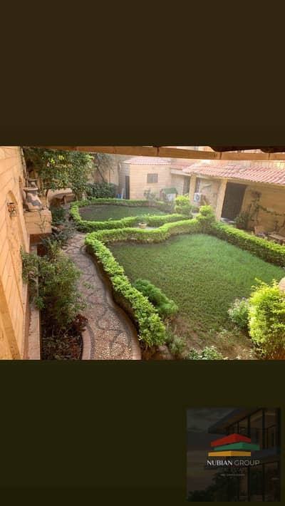 دوبلكس للبيع في الحي الحادي عشر بحديقه مساحتها 300م تاني نمره من المحور مباشرة