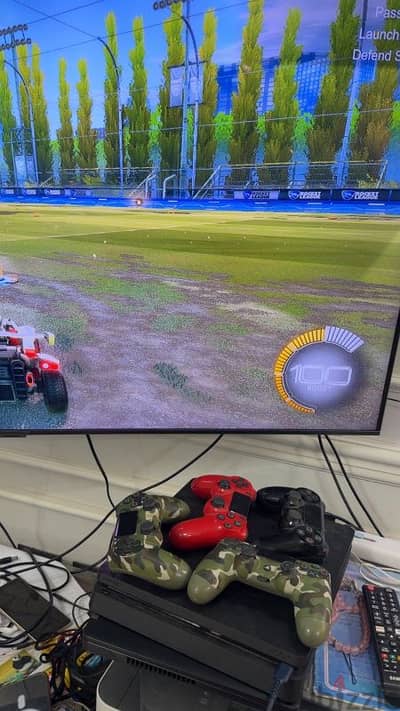 ps4 slim 500gb الجهاز معاه ٤ درعات