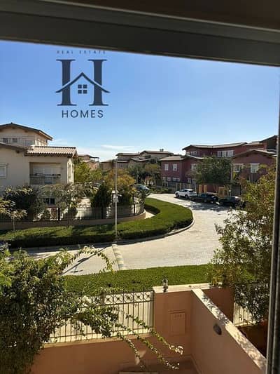 للإيجار فيلا توين هاوس – هايد بارك