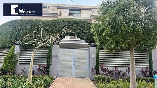 بموقع خيالي فيلا بسعر خاص جدا للبيع في كمبوند تاج سيتي - القاهرة الجديدة
