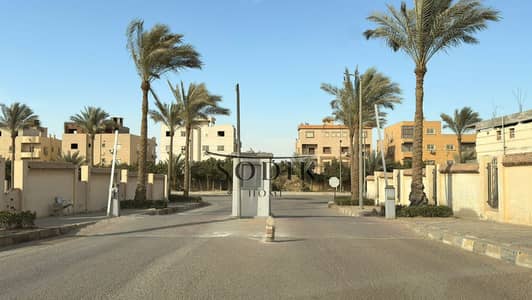 A very prime location in the 7th District – near Carrefour Obour, with a wonderful open view overlooking the Golf Mosque and the farms of the Ahmed Or