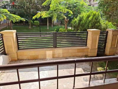 #للبيع شقة ارضي بجاردن مساحه 90 متر +35 متر جاردن في B6 بتشطيب خاص طلعت مصطفى خالصه دبل فيو على شارع رئيسي وجاردن بجانب الخدمات وساوث بارك