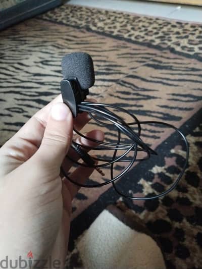 ميكروفون بسلك للموبايل استعمال بسيط