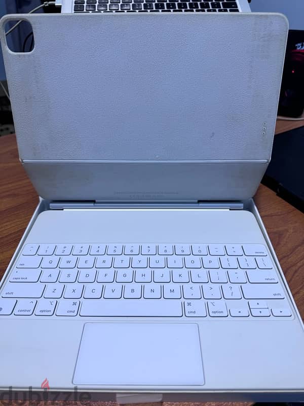 iPad Magic Keyboard 1
