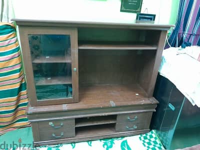 مكتبه للشاشه وللتلفزيون مقاسهاعرض١٣٥سم  ١٣٥سم طول ٣٥عمق