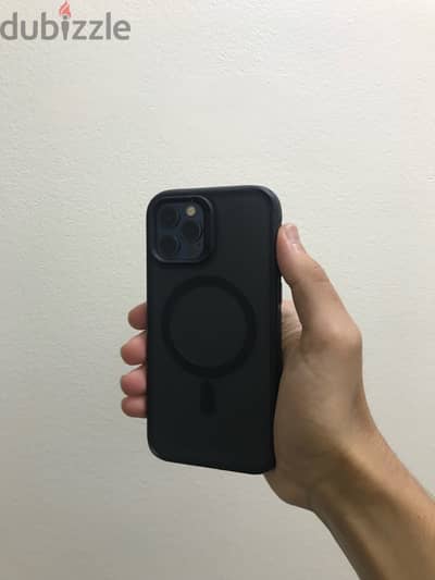 iPhone 12 Pro للبيع بحالة ممتازة