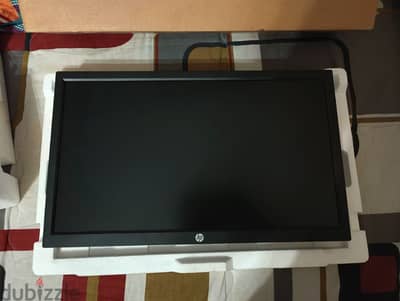 شاشة HP P204 مقاس 19.5 بوصة
