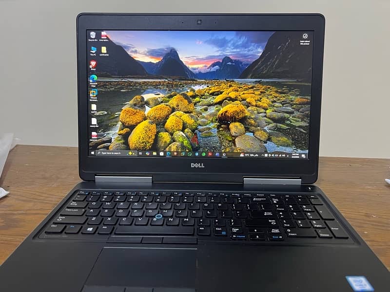 DELL Precision 7520 العملاق 2