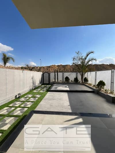 تاون هاوس للبيع | ميدل برايم لوكيشن في بالم باركس – Palm Hills امتداد جديد – استلام فوري – لم يُستخدم من قبل