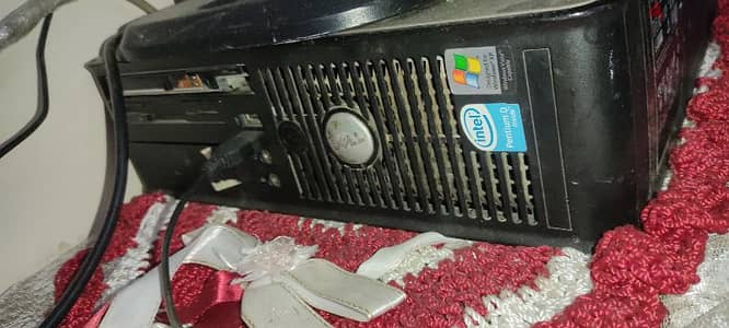 كمبيوتر للبيع