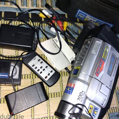 JVC COMPACT VHS CAMCORDER 700x للبيع