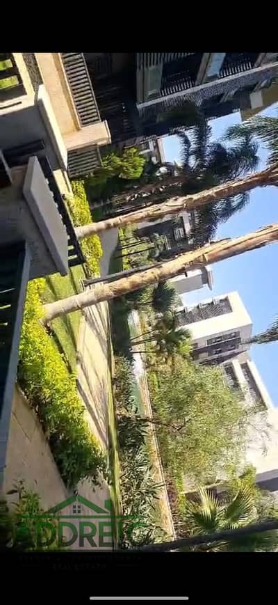 شقه 100 متر ارضى بجاردن 45 متر فى بريفادو على البحيرات مباشره بحري صريح متقسمه 2 غرفه و 2 حمام مناسبه جدا للسكن و الاستثمار