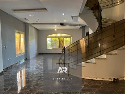 Duplex ground and first floor with private garden for rent, empty in Al Yasmine-First Settlement-New Cairo at a bargain price