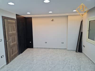 عيادة لايجار ببرج حديث بموقع حيوي فى المهندسين بشارع لبنان