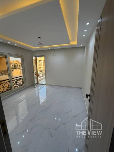 شقة مميزة للبيع تشطيب الترا سوبر لوكس اول سكن كمبوند الخمايل khamayel compound الشيخ زايد مرحلة تالتة ب فيو مفتوح مساحة 143 م بسعر مميز