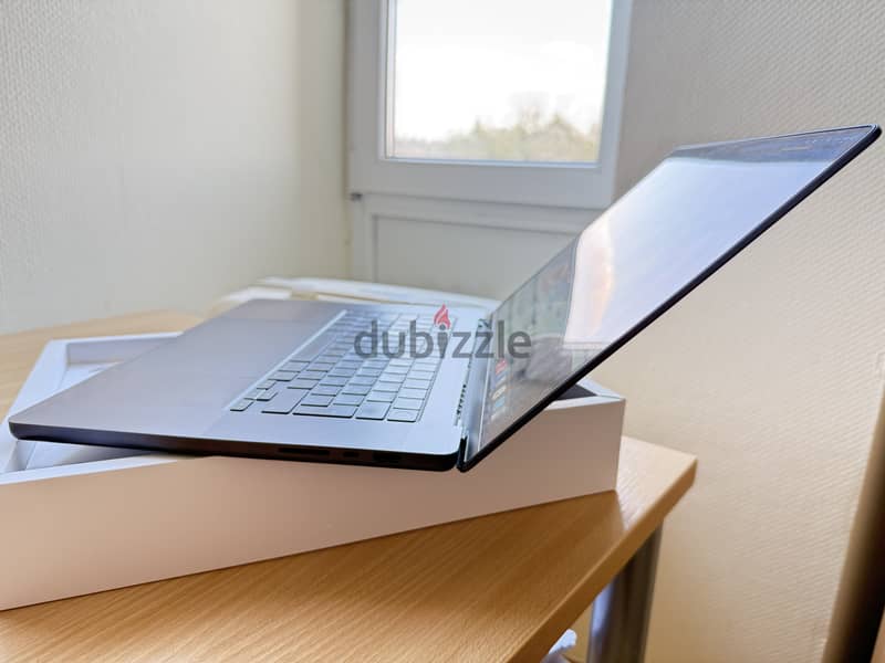 MacBook Pro M3 16' 18gb 96% battery BOX 4