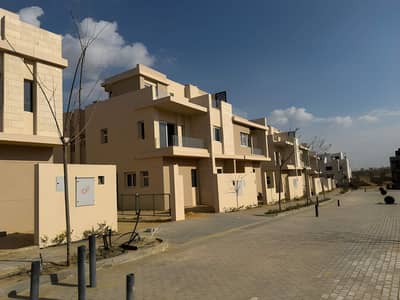 Townhouse Villa For Sale, Waterfeature View Lowest Price Ready To Move In Hyde Park Tawny - 6th of October