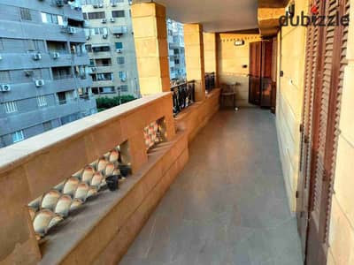 شقه للبيع 300 م مصر الجديده متفرعات الحجاز دور تاني سلم 4 غرفه 4 رسبشن 2 حمام