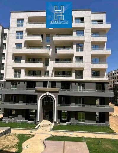 With a down payment of 330 thousand and installments up to 15 years, own your apartment in a fully built compound in the best location in the administrative capital, Dejoya compound.