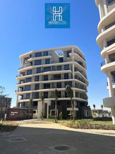استلام فوري - متشطب بالكامل بمقدم 492 الف و بالتقسيط علي 10 سنين اقساط متساويه استلم فوري شقه 3 غرف برايم لوكيشن في ارقي كمبوندات العاصمه الاداريه