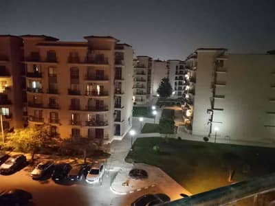 شقة ٩٩ متر للبيع مدينة الرحاب عمارات الوزارة دور رابع فيو حديقة تشطيب شركة