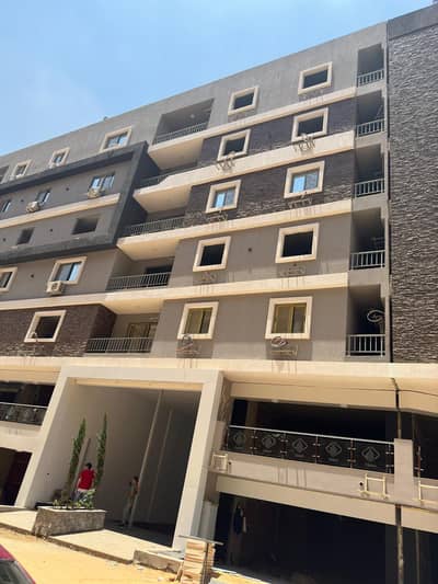 Apartment 138 m in Baynister Compound, Third Neighborhood, Central Plateau, Mokattam