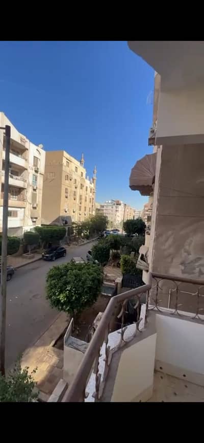شقه للبيع في الهضبه العليا بالمقطم