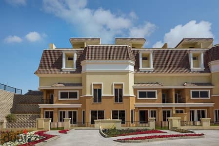 To quickly sell a villa at an old price in Saray compound on the border with Madinaty with a private garden of 212 sqm buildings available for installment up to 12 years