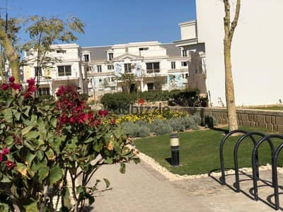 Townhouse for sale in Mountain View October Park compound, immediate delivery, at a very special price. Building area 287 meters.