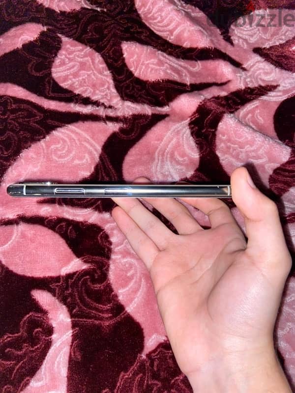 XS MAX 4