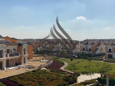 تاون هاوس كورنر بحمام سباحة للبيع في ليان التجمع الخامس موقع مميز  استلام فوري اقل من سعر السوق 80% تشطيب