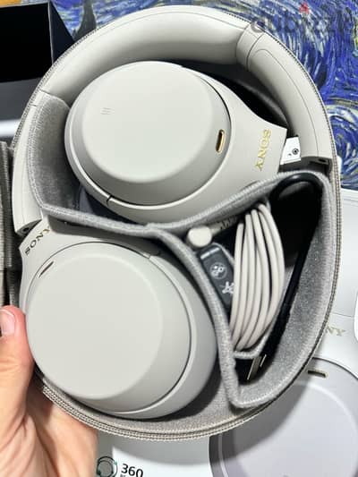 Sony WH-1000XM4 headset  سماعات سوني