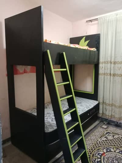 غرفة اطفال بحالة ممتازة