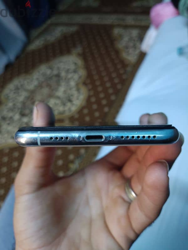 iPhone 11 Pro Max 4