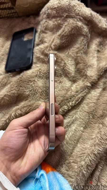 iPhone 16 Pro Max 256 (Esim) 4