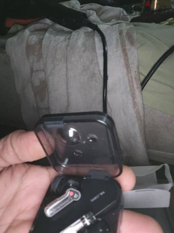headseat nothing ear 2 3