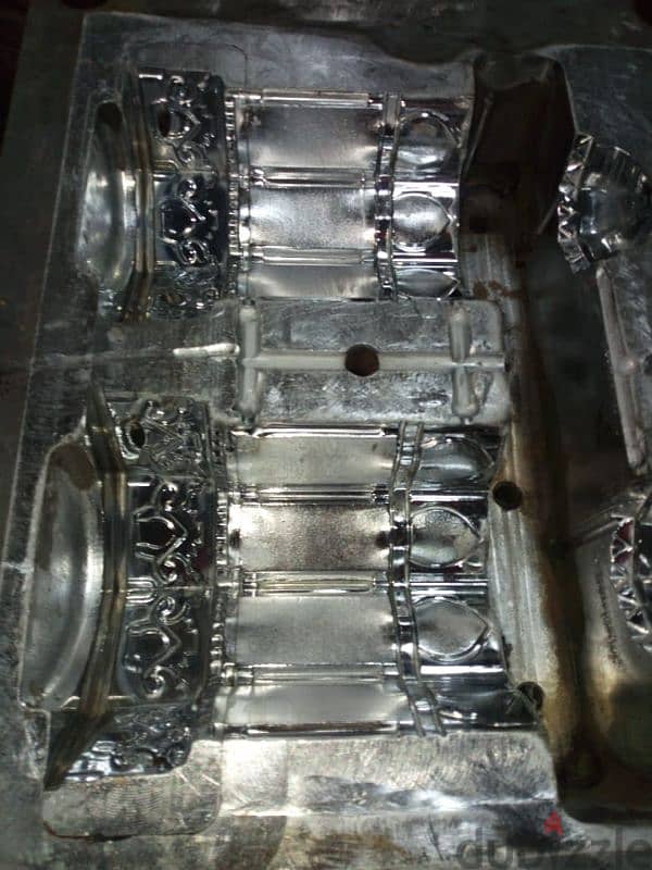 molds 13