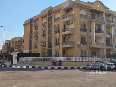 شقة للبيع ارضي بجاردن مرحلة تالتة ب مساحة 145 + 150 م جاردن كمبوند الخمايل  Khamayel compoundالشيخ زايد فيومفتوح