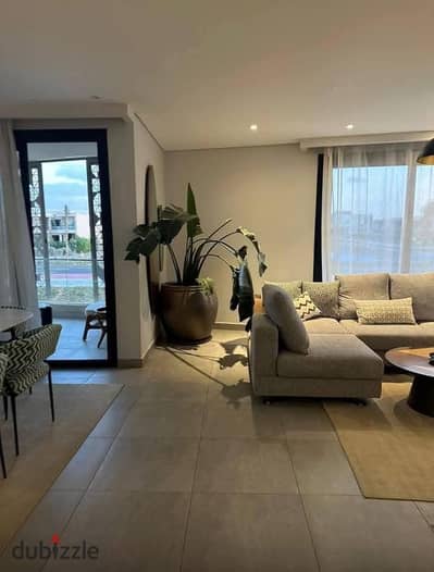 شقة للبيع 75م بحري في كمبوند  فيالي viale  residence  في مدينة العبور الجديده بالتقسيط