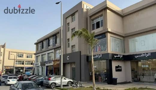 محل استلام فوري علي الوجهه 60متر بموقع مميز للبيع داخل الكارما 4 - Elkarma4 الشيخ زايد بالقرب من بيفيرلي هيلز وشارع النزهه