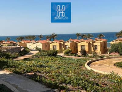 بأقل من سعر الشركه في لافيستا توباز العين السخنه فيلا توين هاوس صف اول علي البحر متشطبه بالكامل - استلام فوري La Vista Topaz