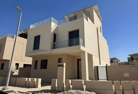 استلام فوري فيلا تاون هاوس للبيع بفيو لاند سكيب 202 متر باقل سعر بالتقسيط في فاي - زايد الجديدة  VYE