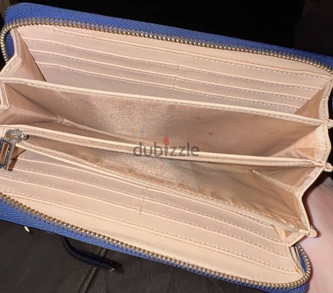 used guess indigo wallet 3
