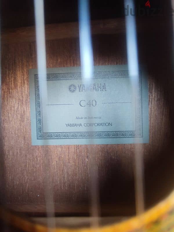 Yamaha C 40 Guitar 8