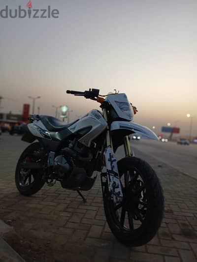 تريلا200 vlx للبيع