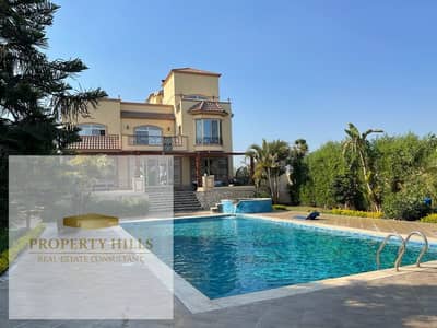 Ready-to view  villa with a spacious garden and landscaped view in Hyde Park