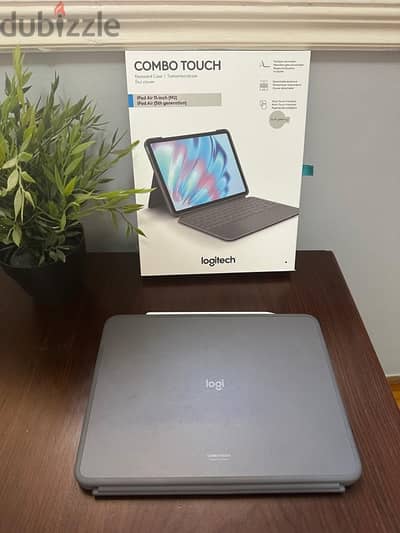 Logitech iPad keyboard for iPad air 11 inch