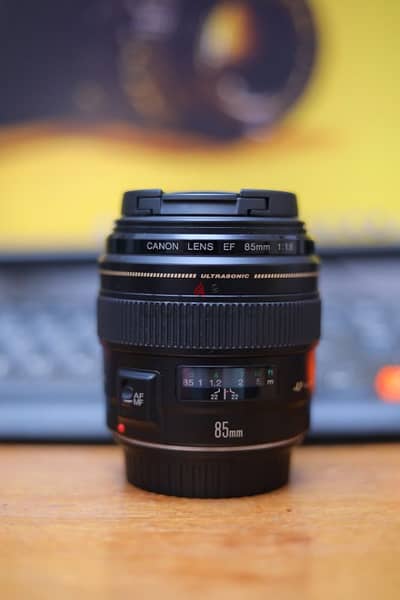 عدسه كانون 85mm 1.8 كسر زيرو معها كرتونه وكل حاجه