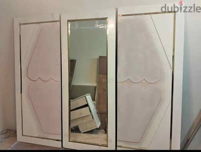 دولاب كبير مقاس ٢،٤٠