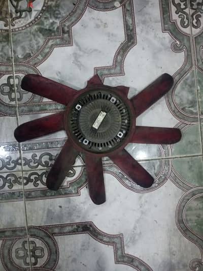 كلاتش مروحه بحاله ممتازه